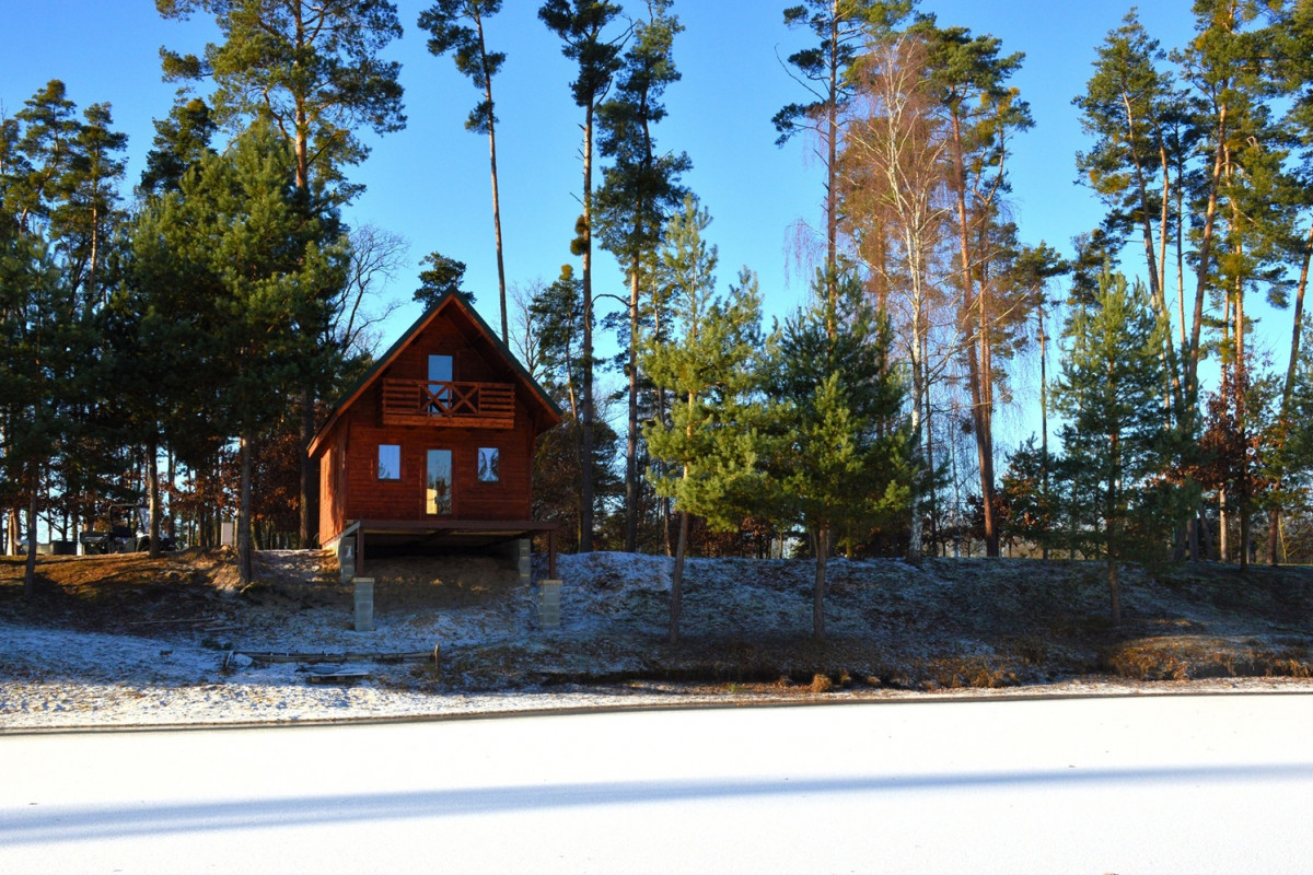V areálu kempu Stříbrný rybník vyroste pět chatek nad vodou