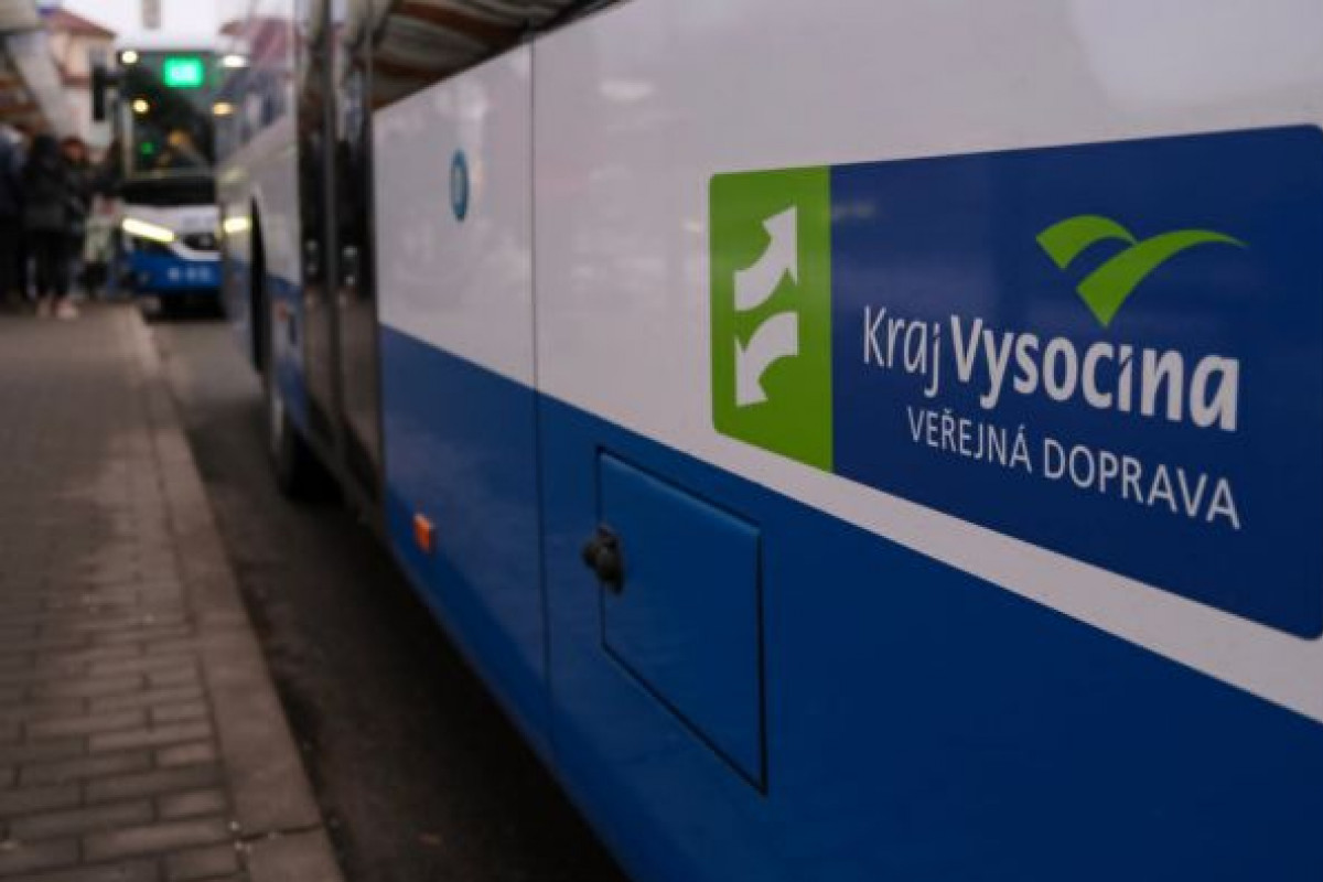 O příspěvky na sedmidenní jízdenky mohou cestující žádat i v novém roce