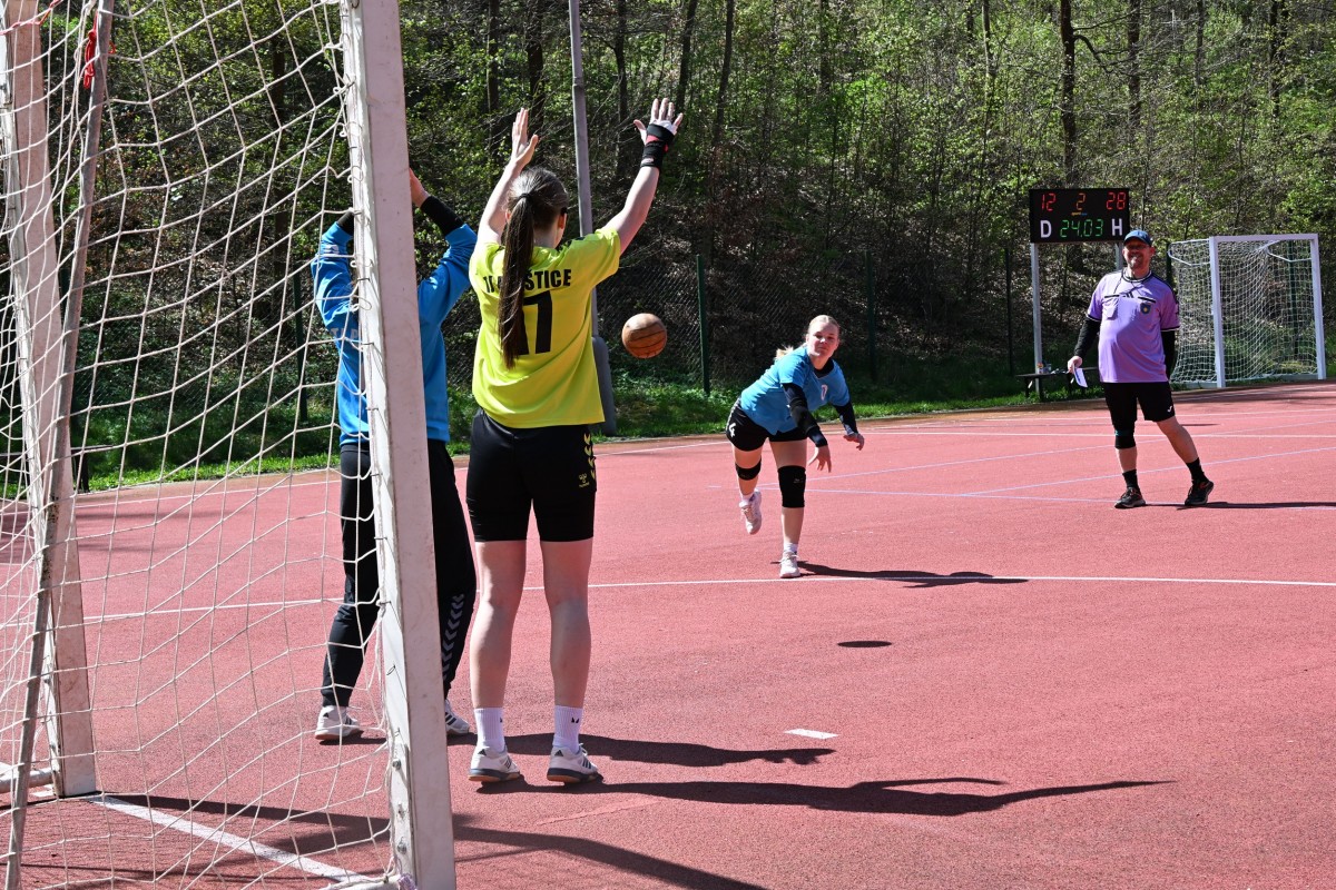 Pětačtyřicet branek bylo k vidění v Modřanské rokli, kde domácí prohrály 13:32