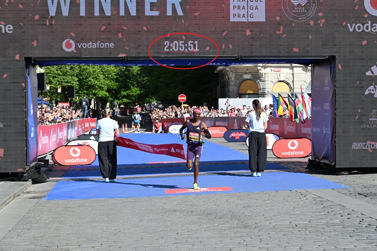 Když  9041 běžců doběhlo do cíle maratonu, pak  obrazně Prahou pobíhala celá Polička!