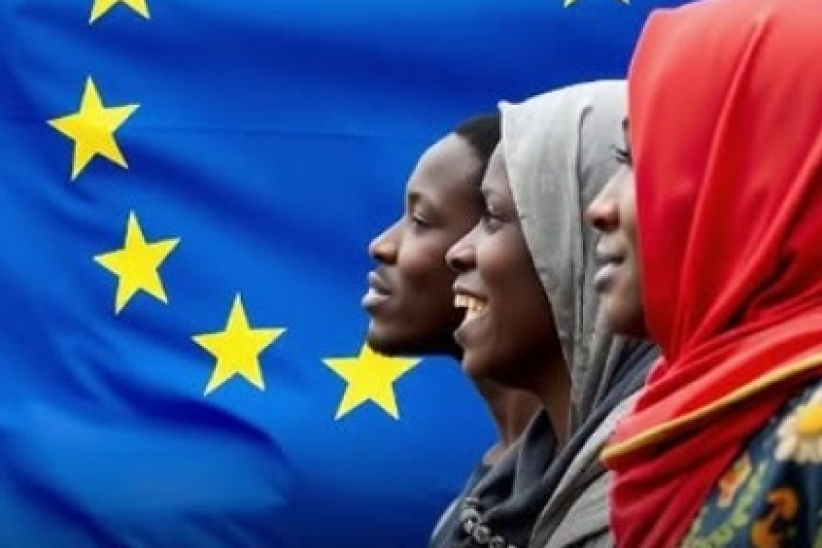 Pozvánka pro imigranty. Okamura o vlastizrádném chování vlád EU