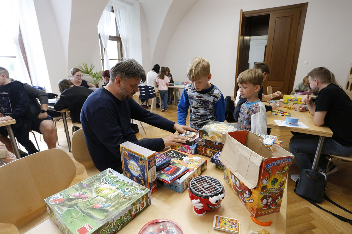 Odpoledne s deskovkami na zámku Lešná zpestří turnaj ve hře Mölkky
