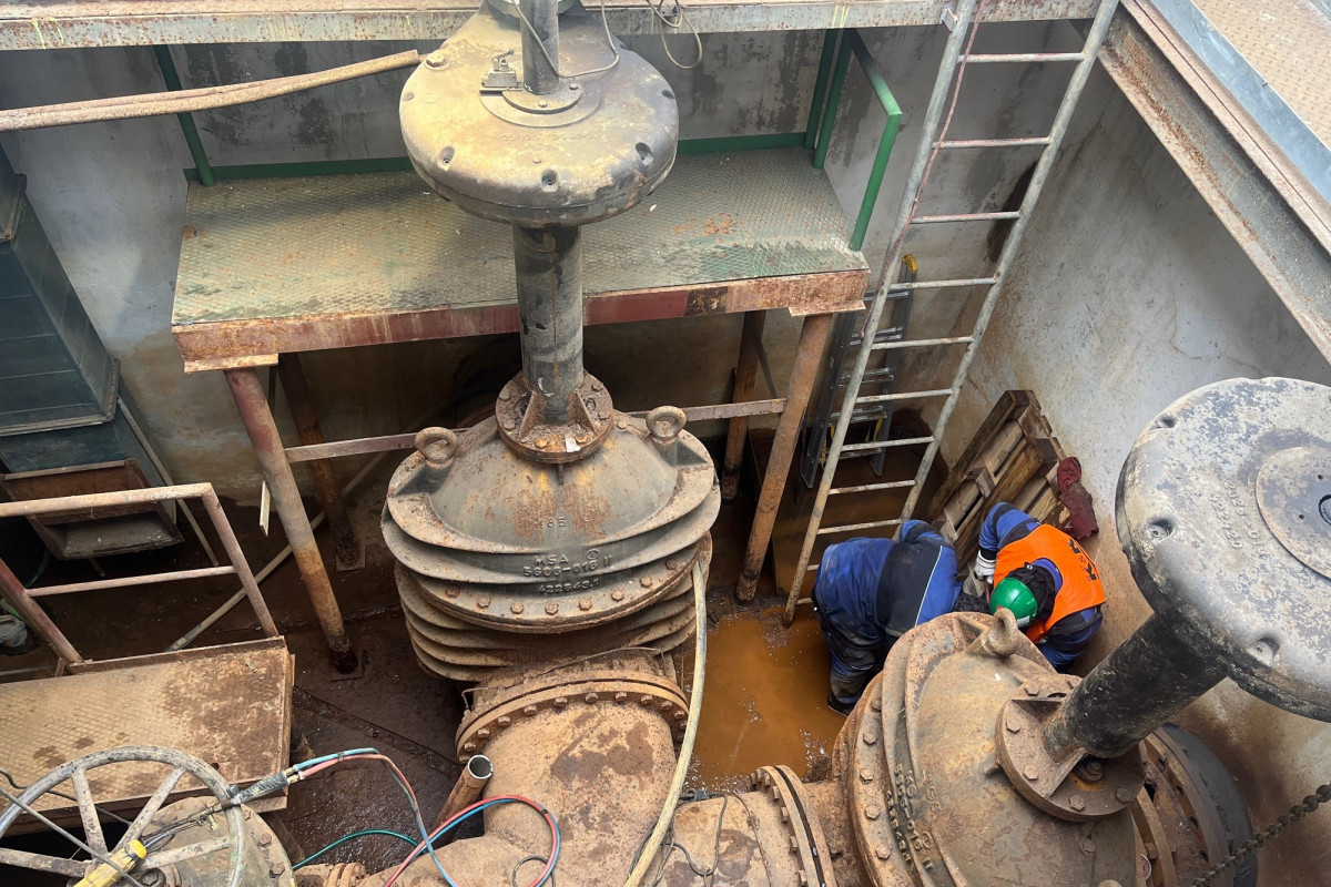 České Budějovice mění tři obří vodovodní armatury České Budějovice mění tři obří vodovodní armatury