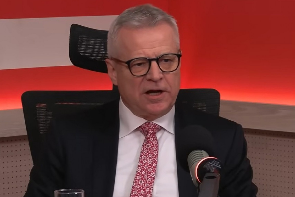 Kolář a Hrad. Systém neformální moci bez odpovědnosti Kolář a Hrad. Systém neformální moci bez odpovědnosti