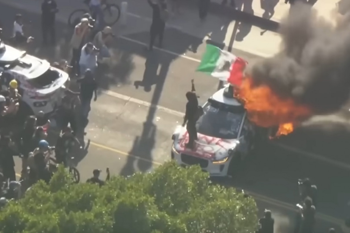 Los Angeles v plamenech. Progresivní sliby shoří v realitě