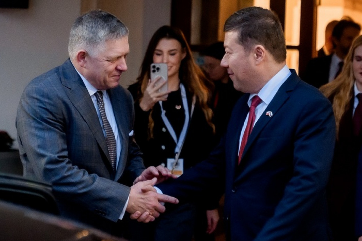 Okamura na Slovensku: Červený koberec a otevřený restart vztahů