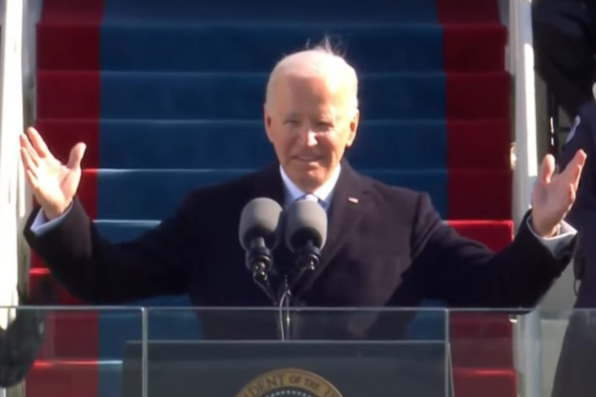 Biden se očistil: Přece jenom to udělali ti Rusové!
