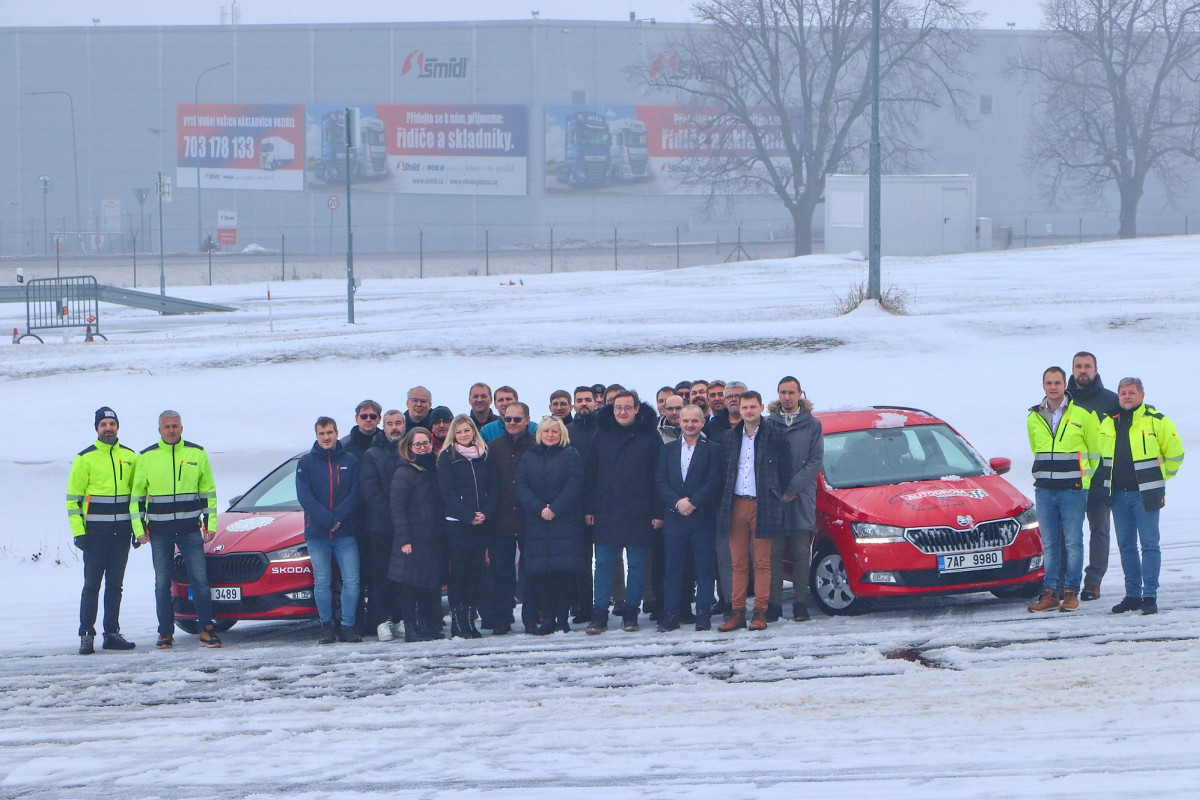 Kraj spouští unikátní kurz bezpečné jízdy pro mladé řidiče