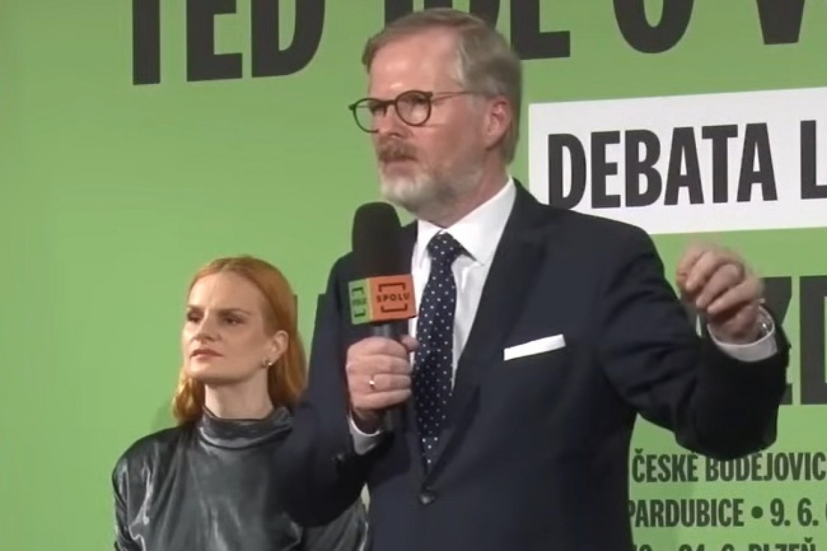 Výprask SPOLU! Tebe se zbavíme, řvali na Fialu v Plzni