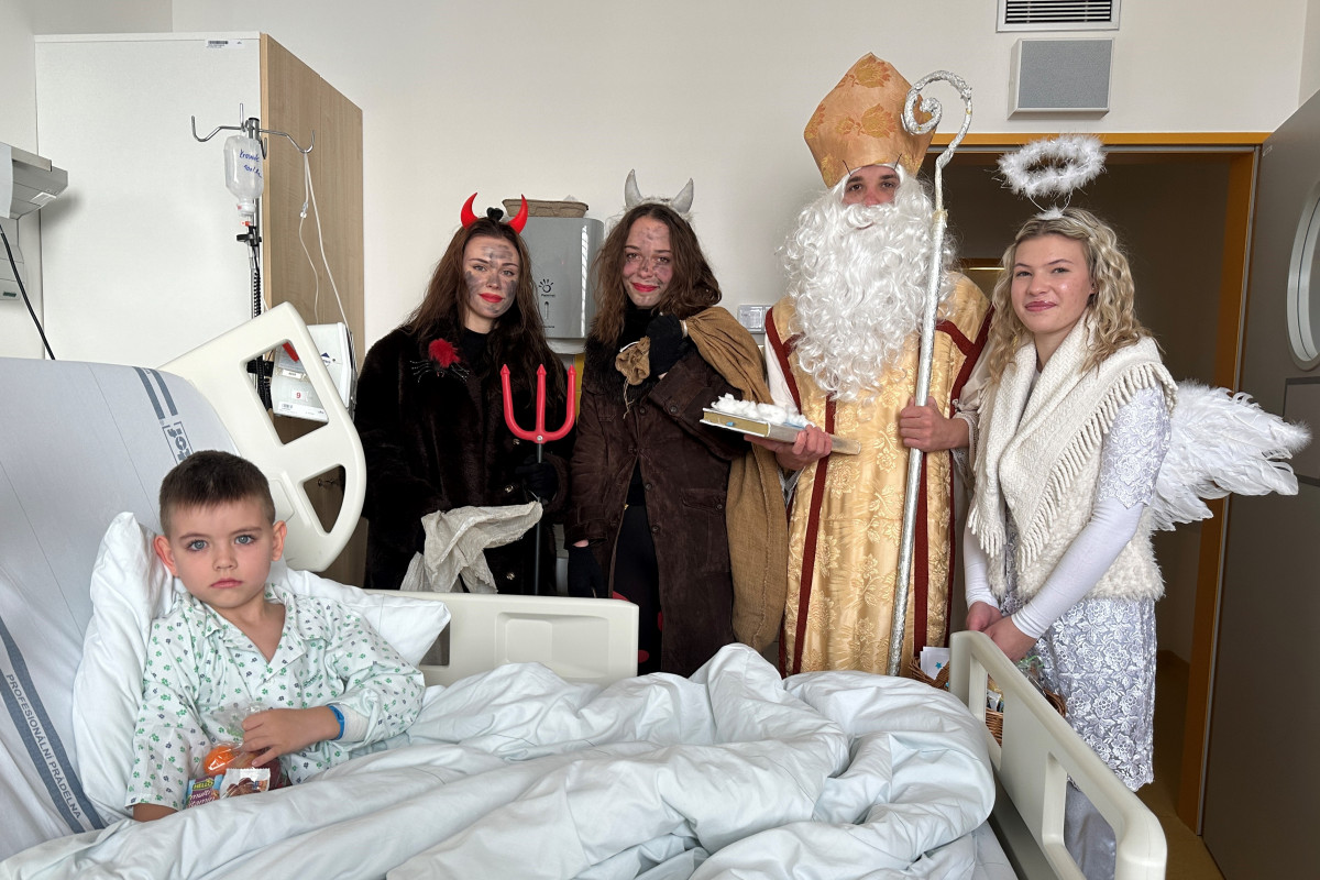 Mikuláš se svou družinou navštívil Uherskohradišťskou nemocnici