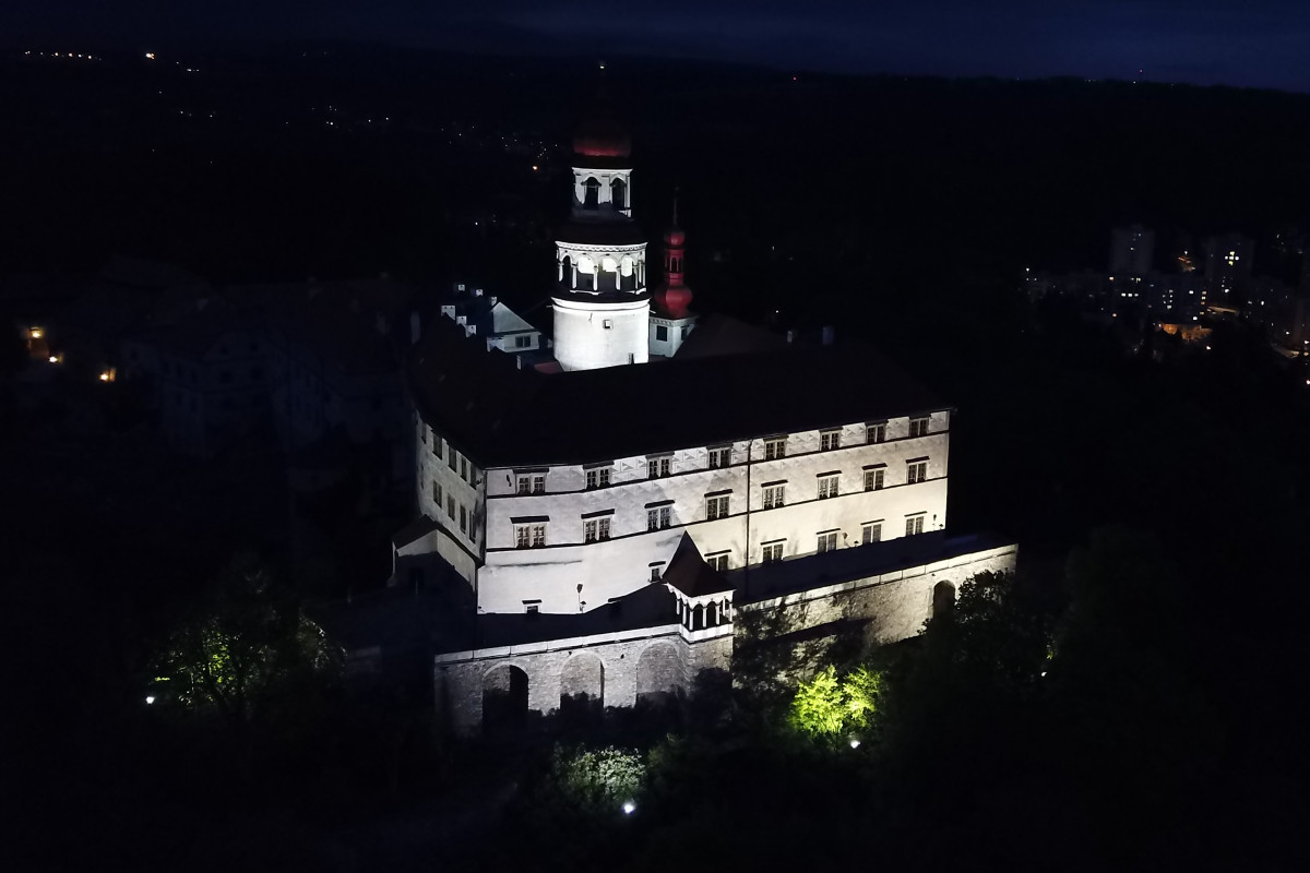 Letní sezona na památkách vrcholí Hradozámeckou nocí
