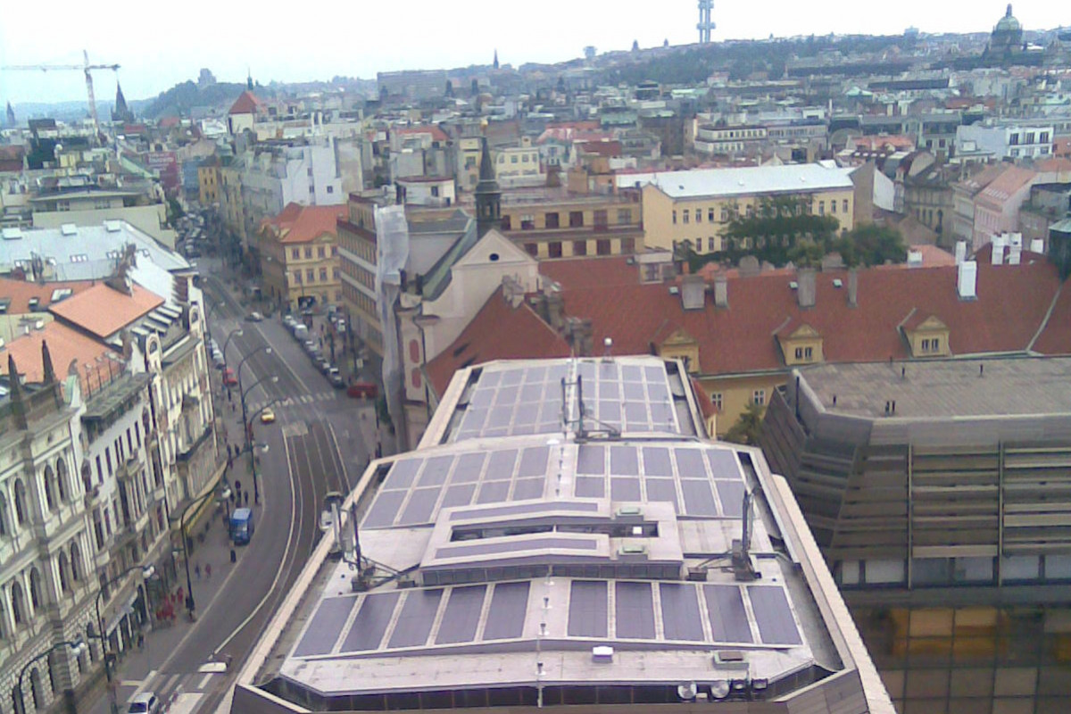 Praha schválila rozšíření fotovoltaik na budovách města