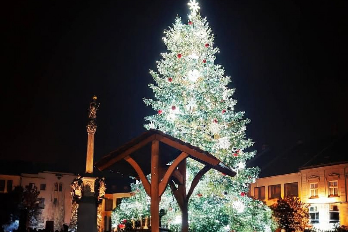 ČEZ rozsvítil v Olomouckém kraji přes 30 stromečků