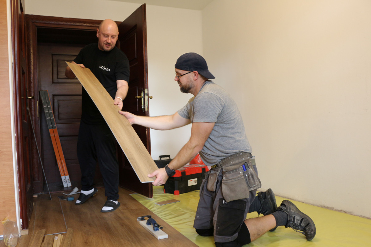 Lázně po opravách Slezského domu vyměňují podlahy i v hlavní budově Lázně po opravách Slezského domu vyměňují podlahy i v hlavní budově