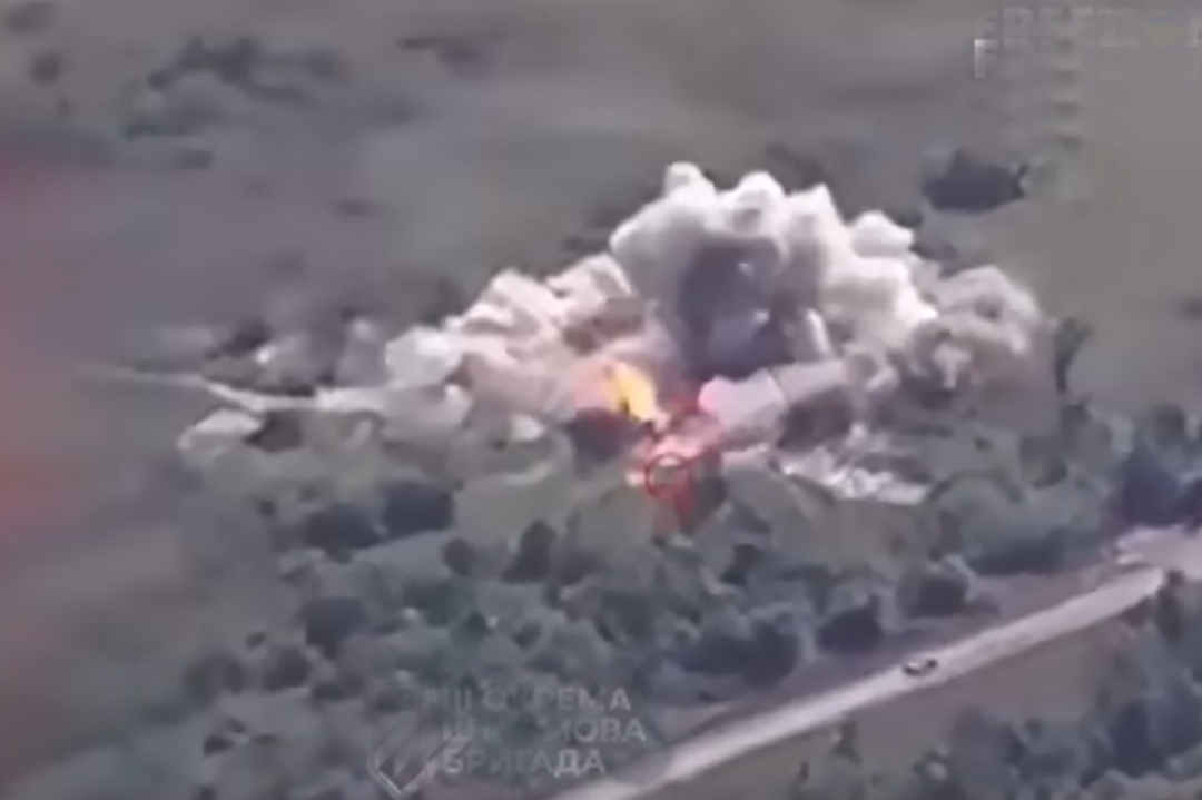 Rusko a Ukrajina si vyměňují údery na železniční infrastrukturu