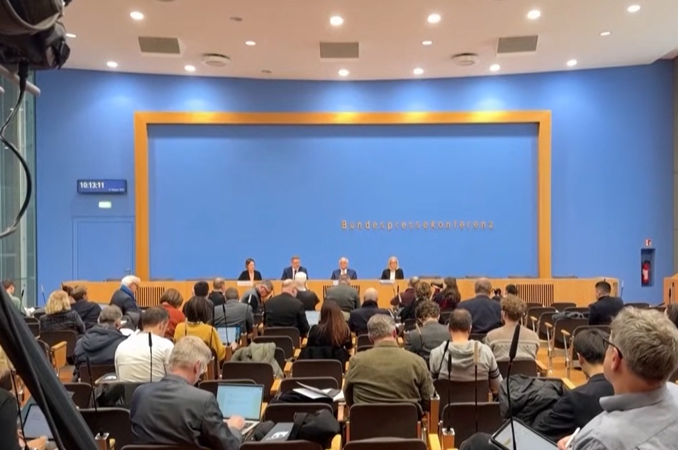 Druhá fronta pro „kolonii Evropa“