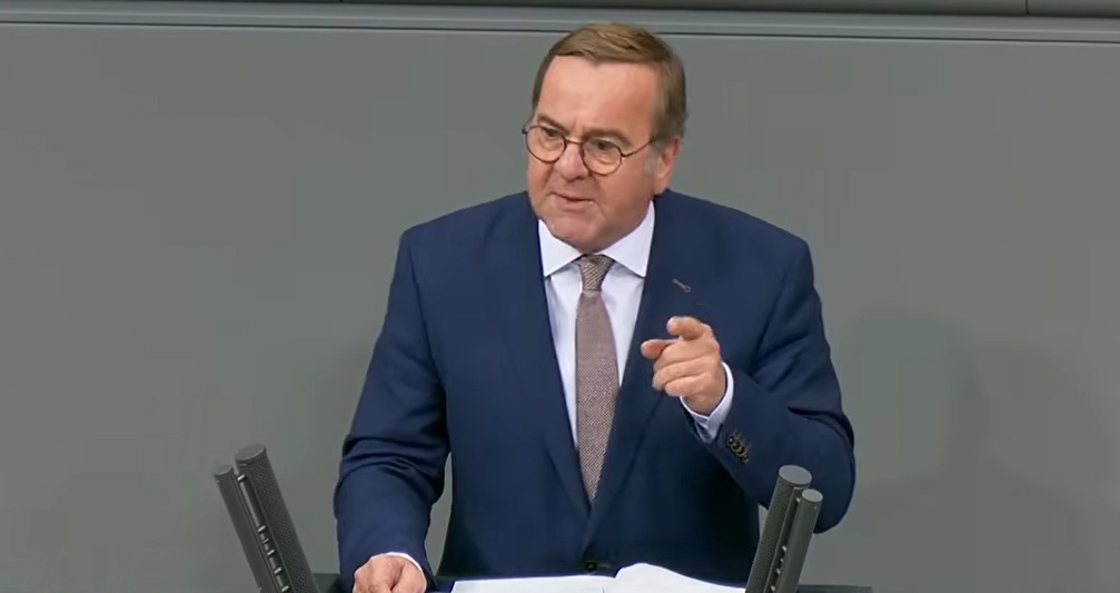 Německý ministr omylem odtajnil přesun nejnovějších houfnic Kyjevu