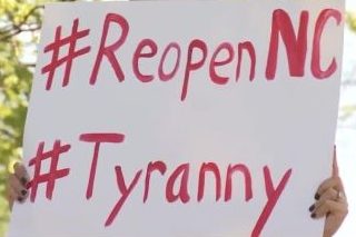 NYPost: Virus byl zjištěn u organizátorky protestů proti karanténě!