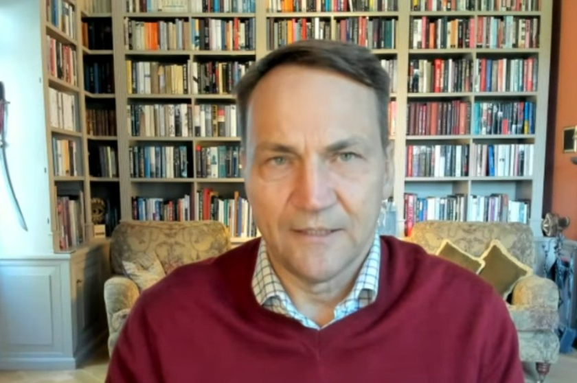 Polský ministr zahraničí prozradil další tajemství: NATO už je na Ukrajině!