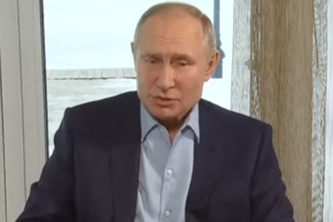 Putin: Možná se odpojíme od zahraničních internetových platforem