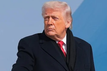 První zprávy - Domácí - Trumpovy tarify . Drahá daň , kterou platí američtí voliči