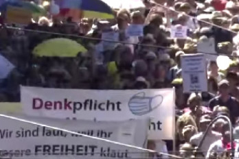 Bild: Berlínské protesty „ztratily nevinnost“ kvůli extrémní pravici!