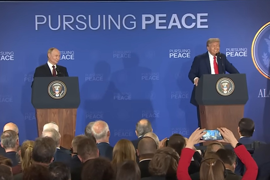 Moskva prohlašuje, že bude dodržovat „aljašské“ dohody, a Trump opět mluví o míru. Co to znamená?